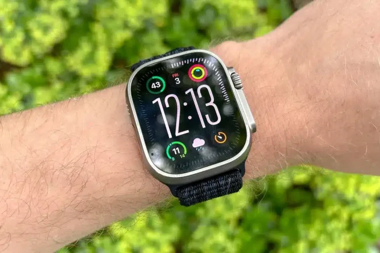 蘋果 Apple Watch Ultra 3 腕錶秋季亮相 三大革新鎖定極限探險者
