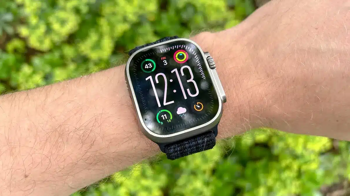 蘋果 Apple Watch Ultra 3 腕錶秋季亮相 三大革新鎖定極限探險者