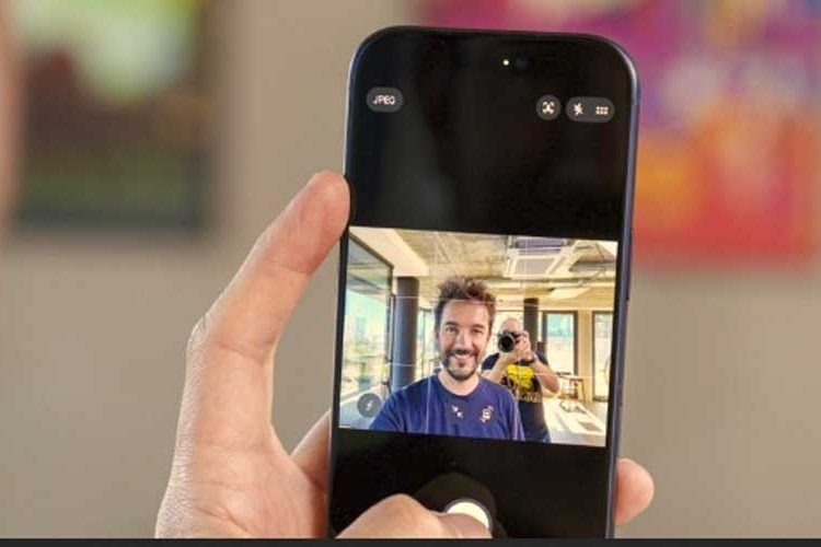 華為Nova 16系列傳採方形前置鏡頭 手機自拍體驗或迎結構性革新